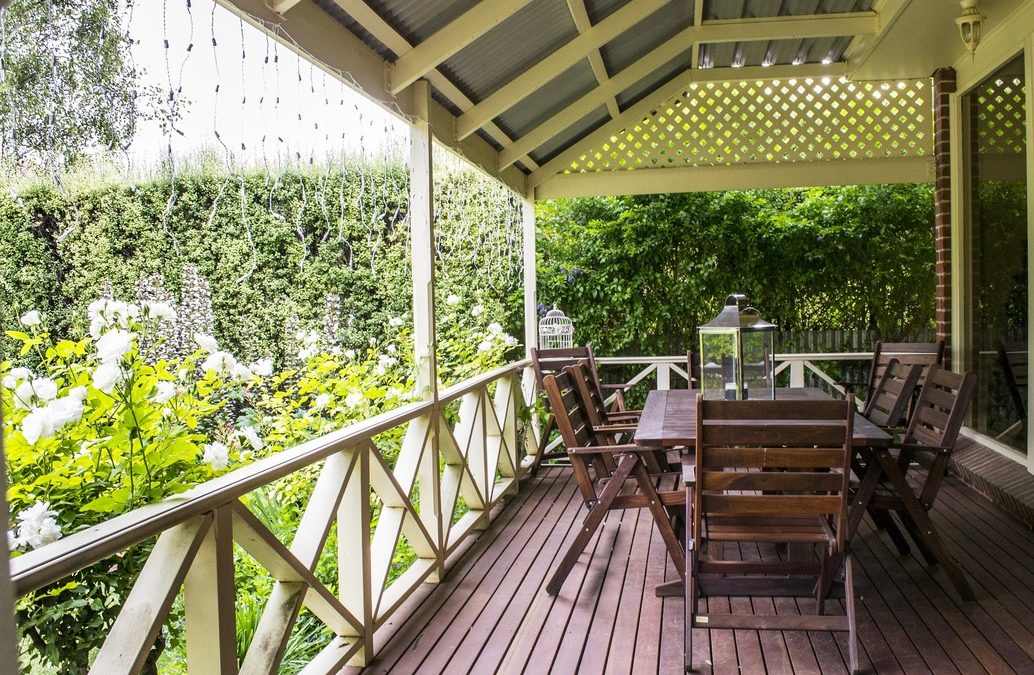 Spotted Gum Deck & Painted Balustrade