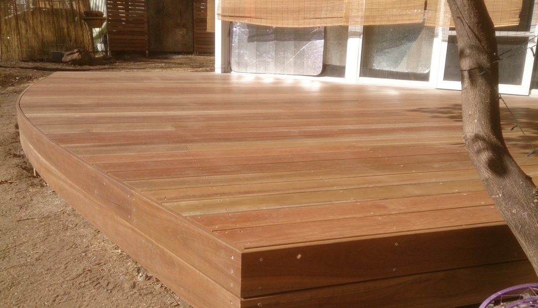 Curved Spotted Gum Deck – Gilberton