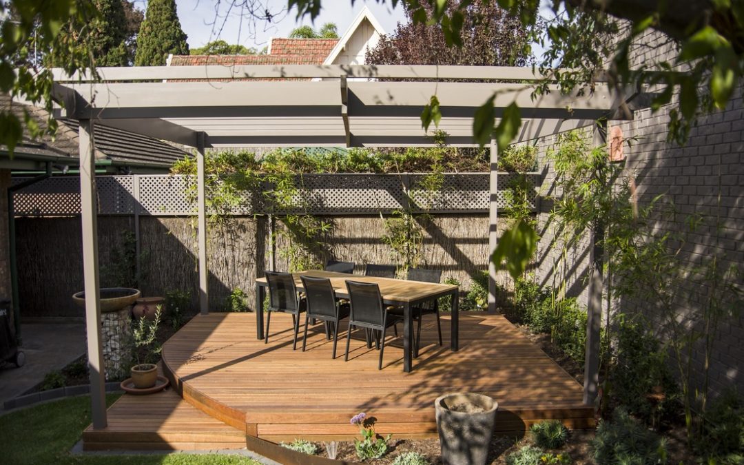 Curved Spotted Gum Deck & Pergola, Magill